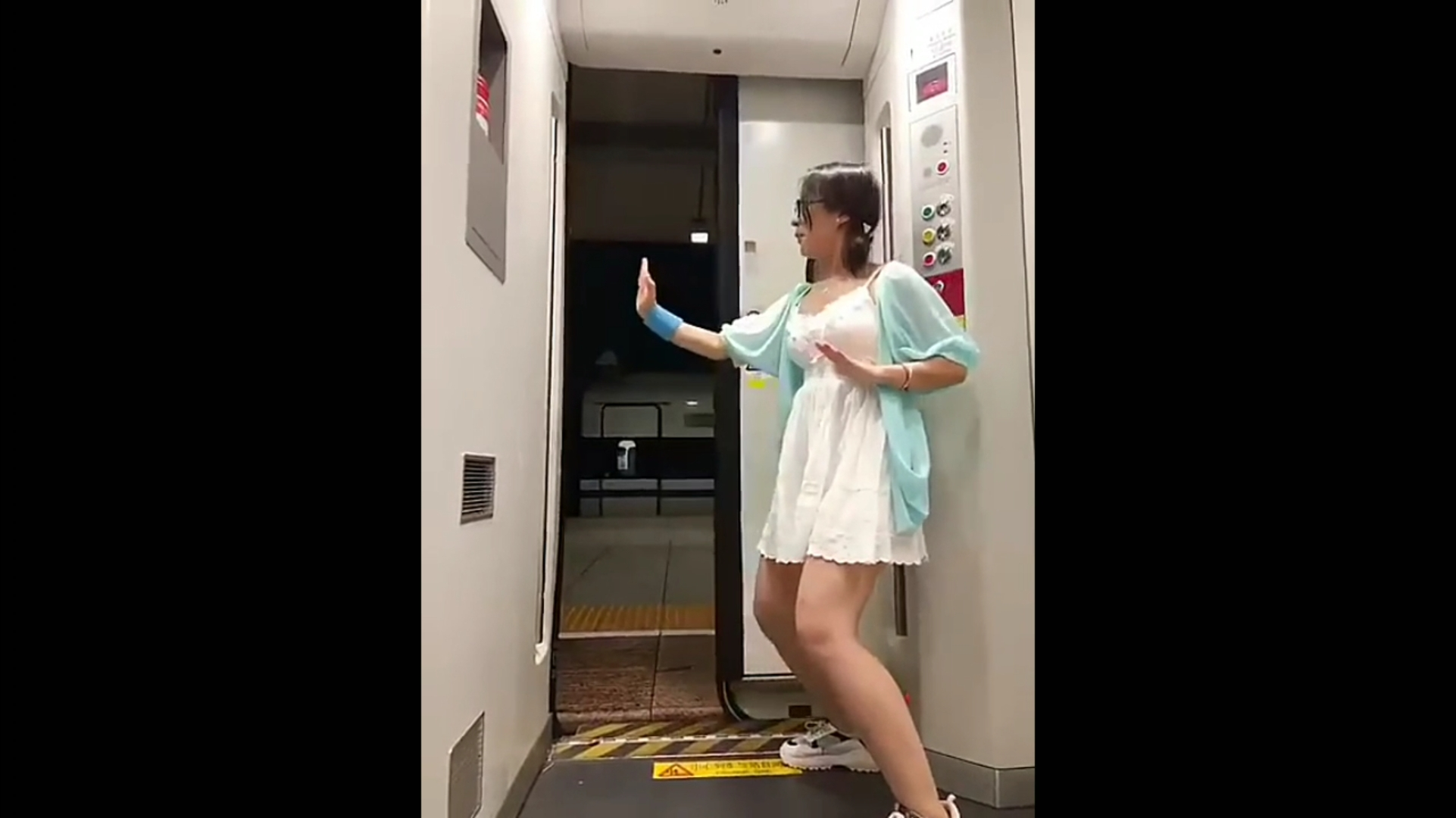 对于女孩子这种可爱的生物完全没有抵抗力
